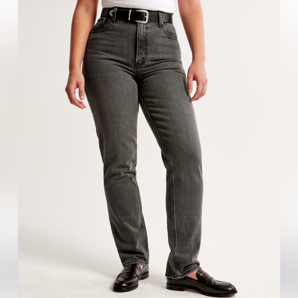 Abercrombie & Fitch 90’s Straight Ultra High Rise Curve love Jean